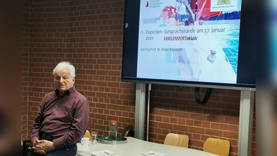 Peter Kapustin beim Vortrag vor den 11. Klassen des Gymnasiums Dorfen. (Foto: Gymnasium Dorfen)