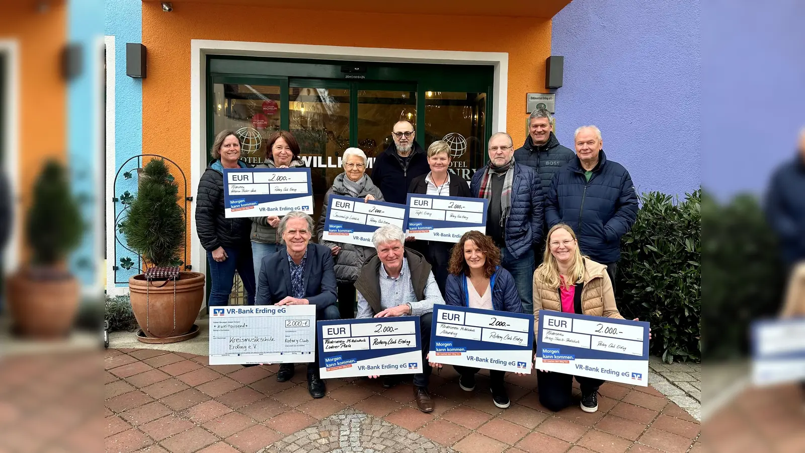 Verschiedene Vereine und Organisationen erhielten eine Spende vom Rotary Club Erding. (Foto: Rotary Club Erding)