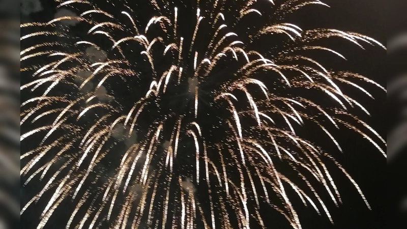 Ein Feuerwerk zu Silvester soll es in der Erdinger Innenstadt heuer nicht geben. (Symbolbild: job)