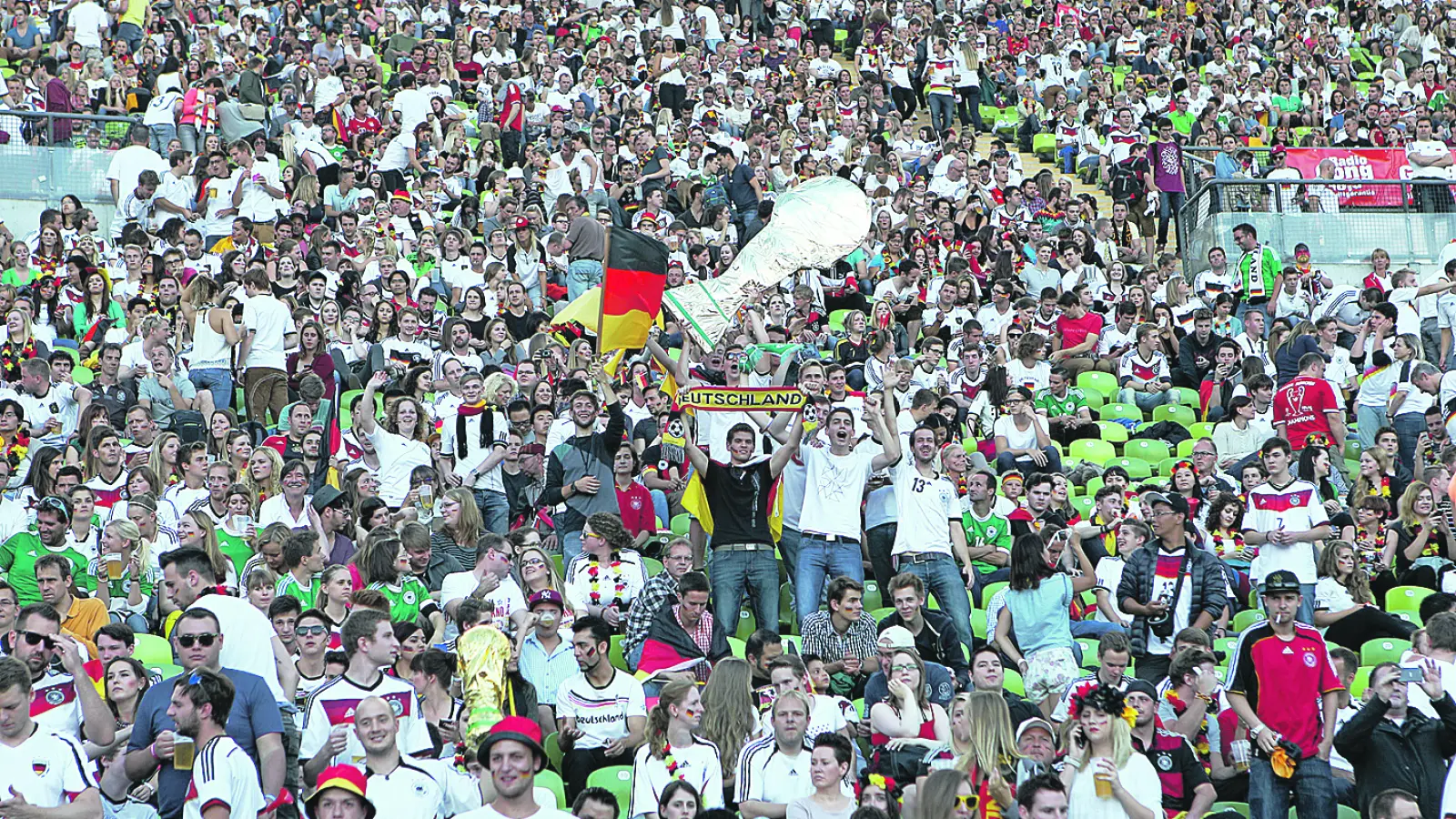 Viel zu feiern hatten die deutschen Fußballfans zuletzt nicht. 2021 soll nun endlich wieder - nach 25 Jahren - ein EM-Titel her.  (Foto: Anne Wild)