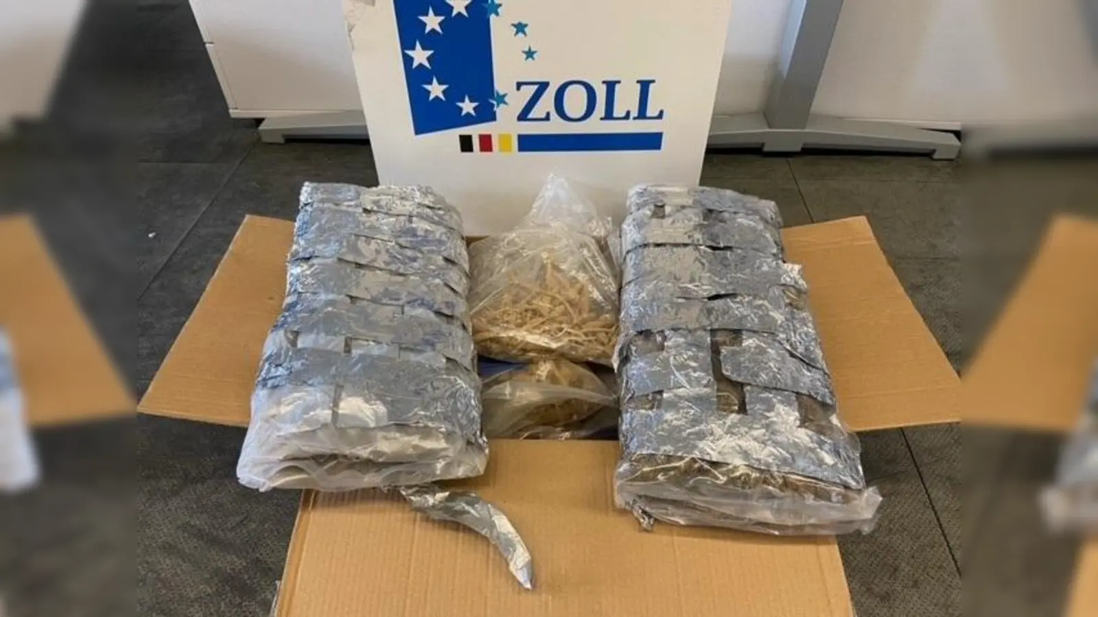 Eine stattliche Menge Marihuana war unter Ginsengwurzeln versteckt in einem Paket verschickt worden. (Foto: Zoll)