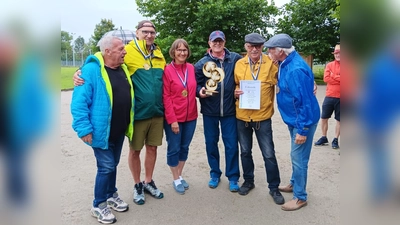 Stadtmeister 2024 (Stadtmeister 2024 Team WETOK v.li. Martin Hofmair 1. Vorstand, Tomas Hillebrand, Susanne Trompler, Werner Haupt, Karl Pritzl und Abteilungsleiter Kurt Bauer). (Foto: RGSV Moosburg)