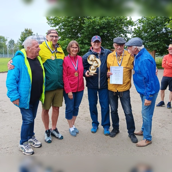 Stadtmeister 2024 (Stadtmeister 2024 Team WETOK v.li. Martin Hofmair 1. Vorstand, Tomas Hillebrand, Susanne Trompler, Werner Haupt, Karl Pritzl und Abteilungsleiter Kurt Bauer). (Foto: RGSV Moosburg)