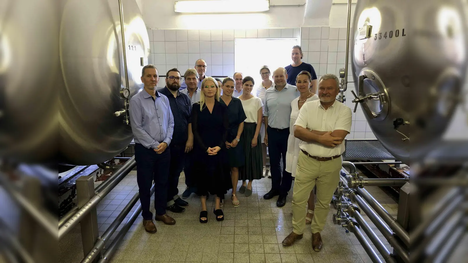 Brauereibesichtigung in Freising: Neben den drohenden Engpässen auf dem Energiemarkt treiben der Fachkräftemangel, der bezahlbare Wohnraum, die Infrastruktur, die nicht weniger werdende Bürokratie sowie die Nachhaltigkeit die Unternehmen in der Flughafen-Region um. (Foto: IHK)