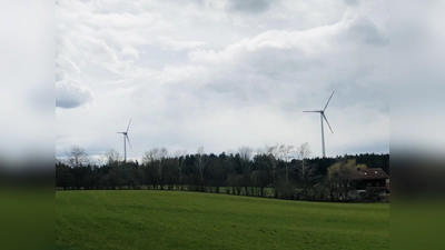 Der Landkreis hält weiterhin am Zeitplan für die fünf Windräder im Ebersberger Forst fest.  (Foto: hw)