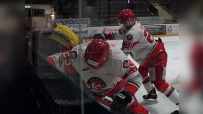 Vitus Gleixner und Christian Hummer waren die beiden Protagonisten des 1:0-Führungstreffers im letzten Auswärtsspiel bei den Waldkraiburger Löwen. (Foto: smg/EHC)