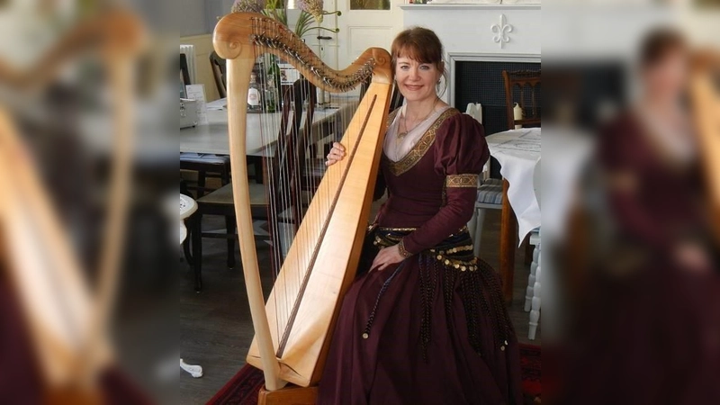 Märchen und Harfenklänge mit Brigitta Wortmann versprechen einen vergnüglichen Abend. (Foto: B. Wortmann)