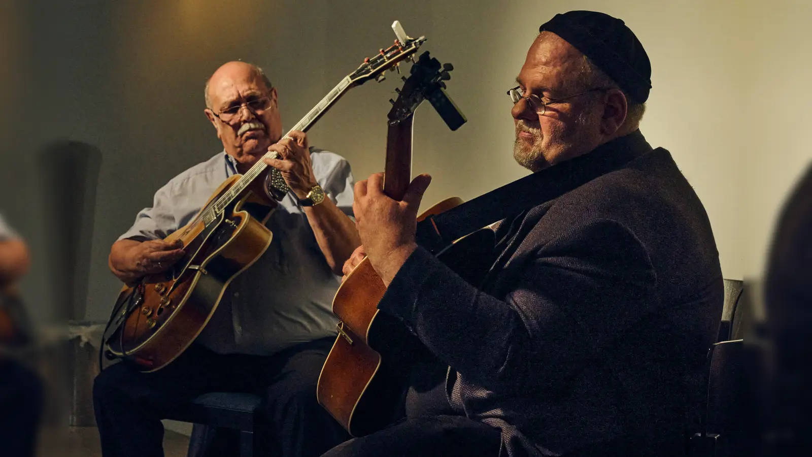 Bawelino &amp; Brunner begeistern mit ihren Gitarren. (Foto: Bawelino&Brunner)