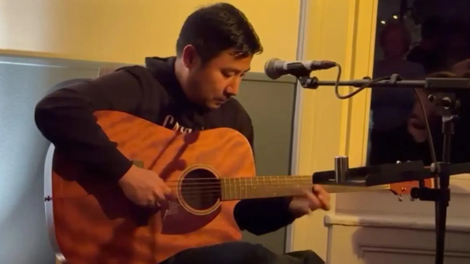 Suren Lama zeigt mit seiner Musik die Schönheit globaler Musikkkulturen auf. (Foto: KMS)