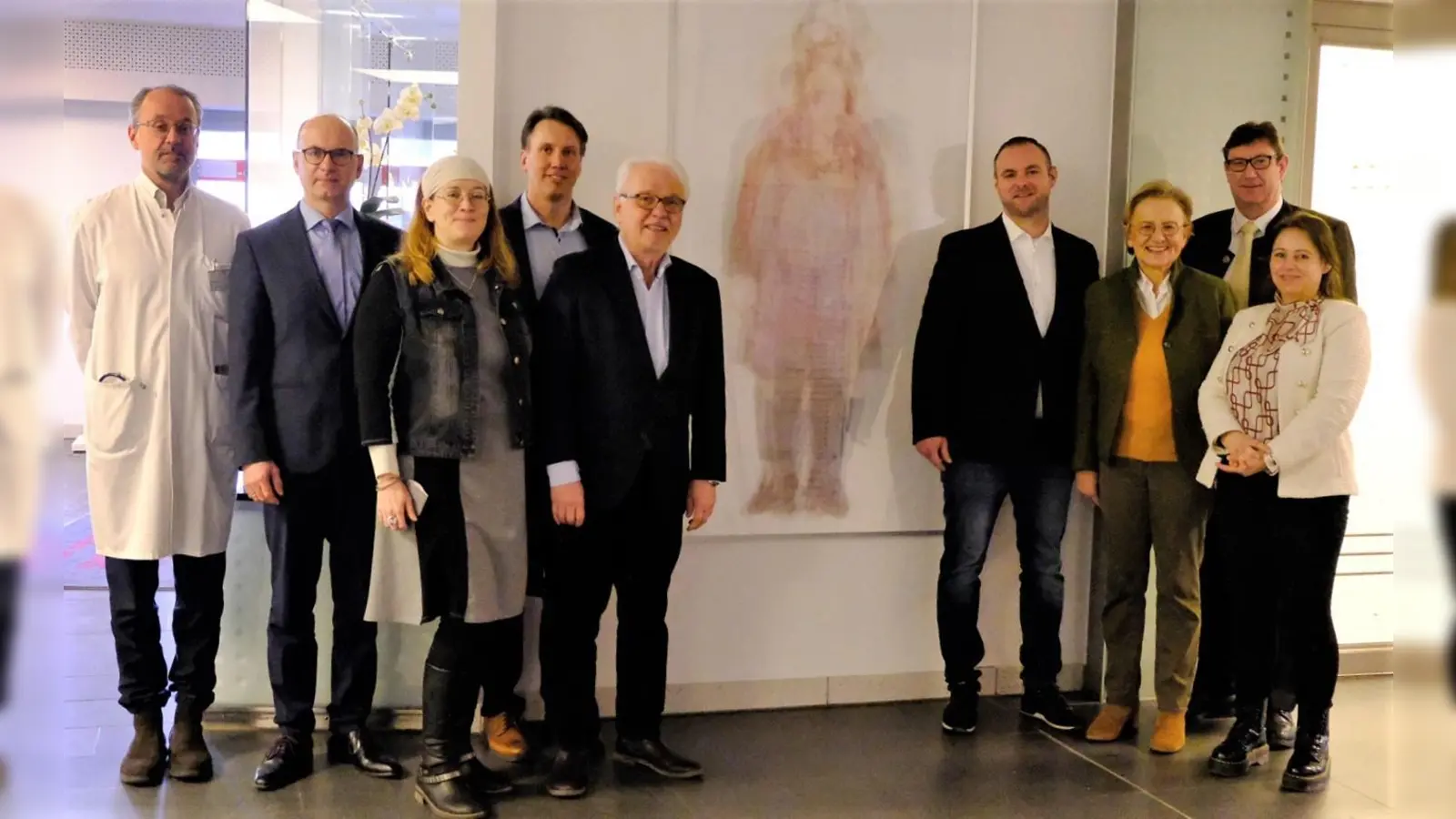 Die Verantwortlichen freuten sich über das Werk und die Spende. (Foto: Markus Hautmann)