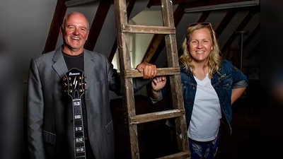 Das Duo „Jazzy Ballads for 2” spielt 18. Mai im Festsaal des Wasserschlosses Taufkirchen (Vils). (Foto: VA)