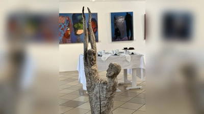 Kunststücke aus den unterschiedlichsten Materialen sind ausgestellt. (Foto: nsc)