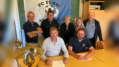Die Vorstandschaft des Kirchseeoner Freizeitvereins FC Fussi ist komplett. (Foto: FC Fussi)