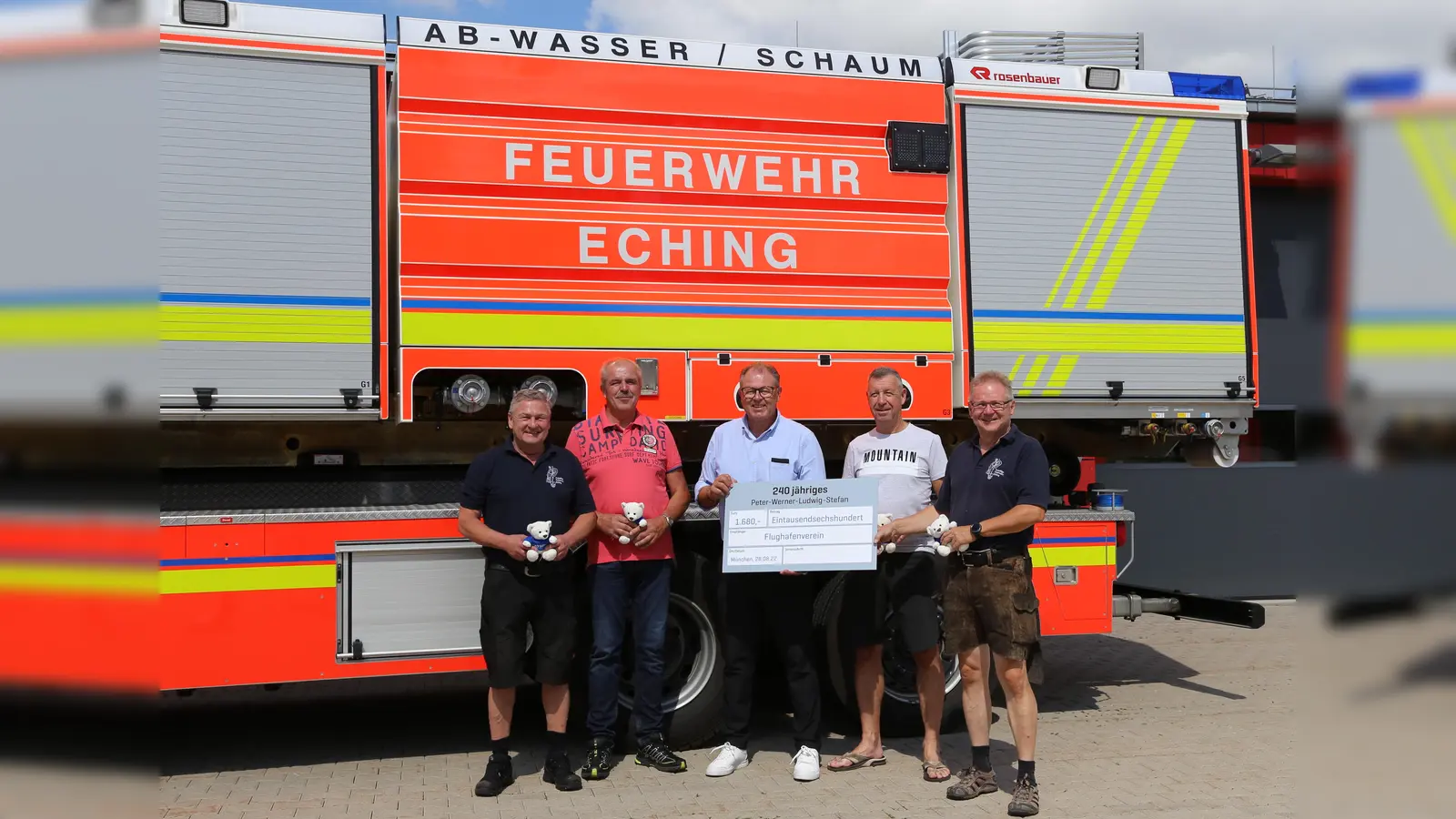 Die edlen Spender (von links): Peter Ramisch, Ludwig Vilser, Thomas Bihler (Vorsitzender Flughafenverein München), Werner Haas und Stefan Maidl. (Foto: Dagmar Zillgitt)