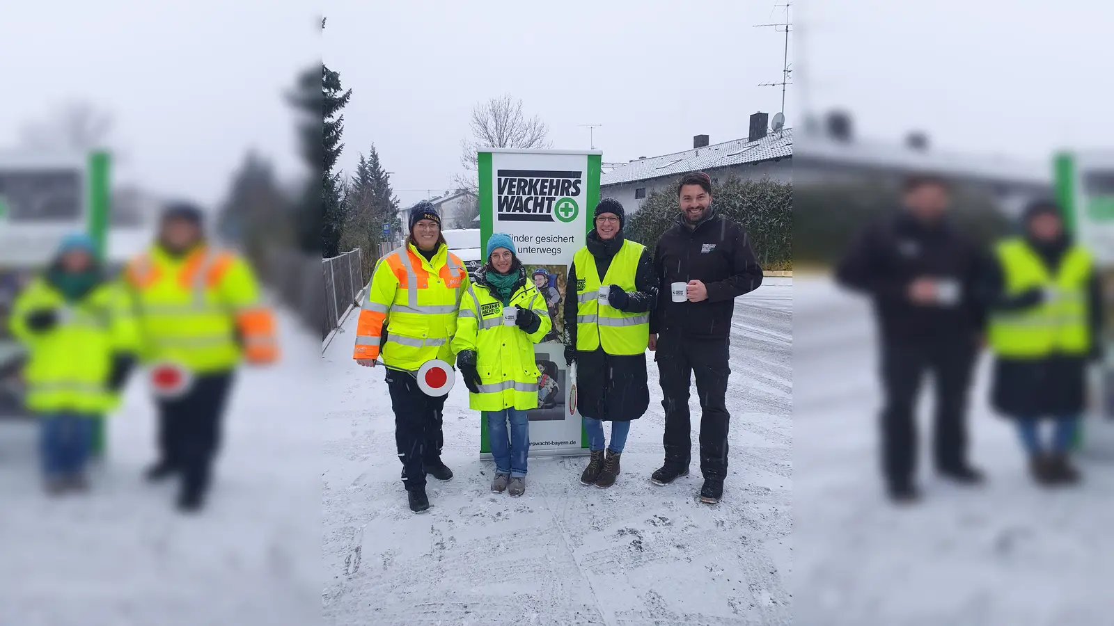 PHMin Leder Ramona, Dittmer Astrid (seit 3 Jahren Lotsin), Grusz Cornelia (seit 13 Jahren Lotsin) beide aus Zorneding und Bernhard Schweida Kreisverkehrswacht Ebersberg beim gemeinsamen Teetrinken. (Foto: PI Poing)