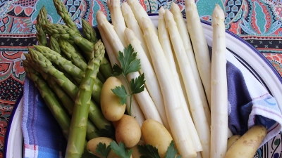 Gemeinsam zu essen, neue Leute kennenzulernen, das ist das Ziel des Seniorenbeirates in Ebersberg. (Foto: dek)