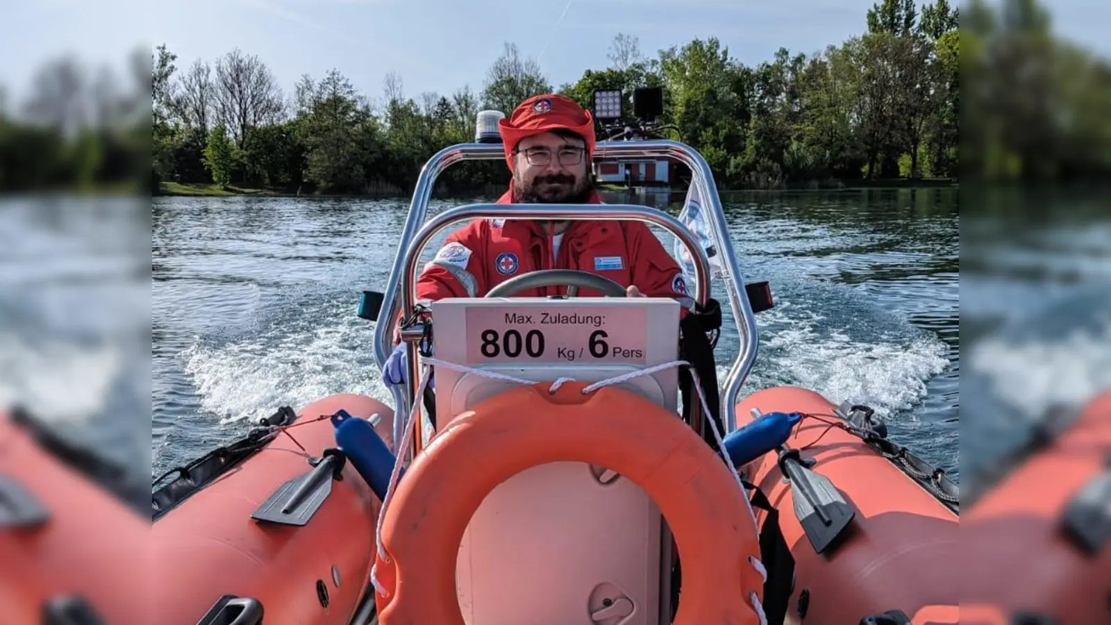 Maximilian Schug hat seinen Dienstführerschein für die Wasserwacht Moosburg erfolgreich absolviert. (Foto: WW Moosburg)