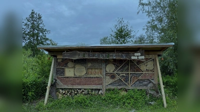 Ein absoluter Hingucker: Das Insektenhotel der Fischerfreunde. (Foto: Fischerfreunde Eitting)