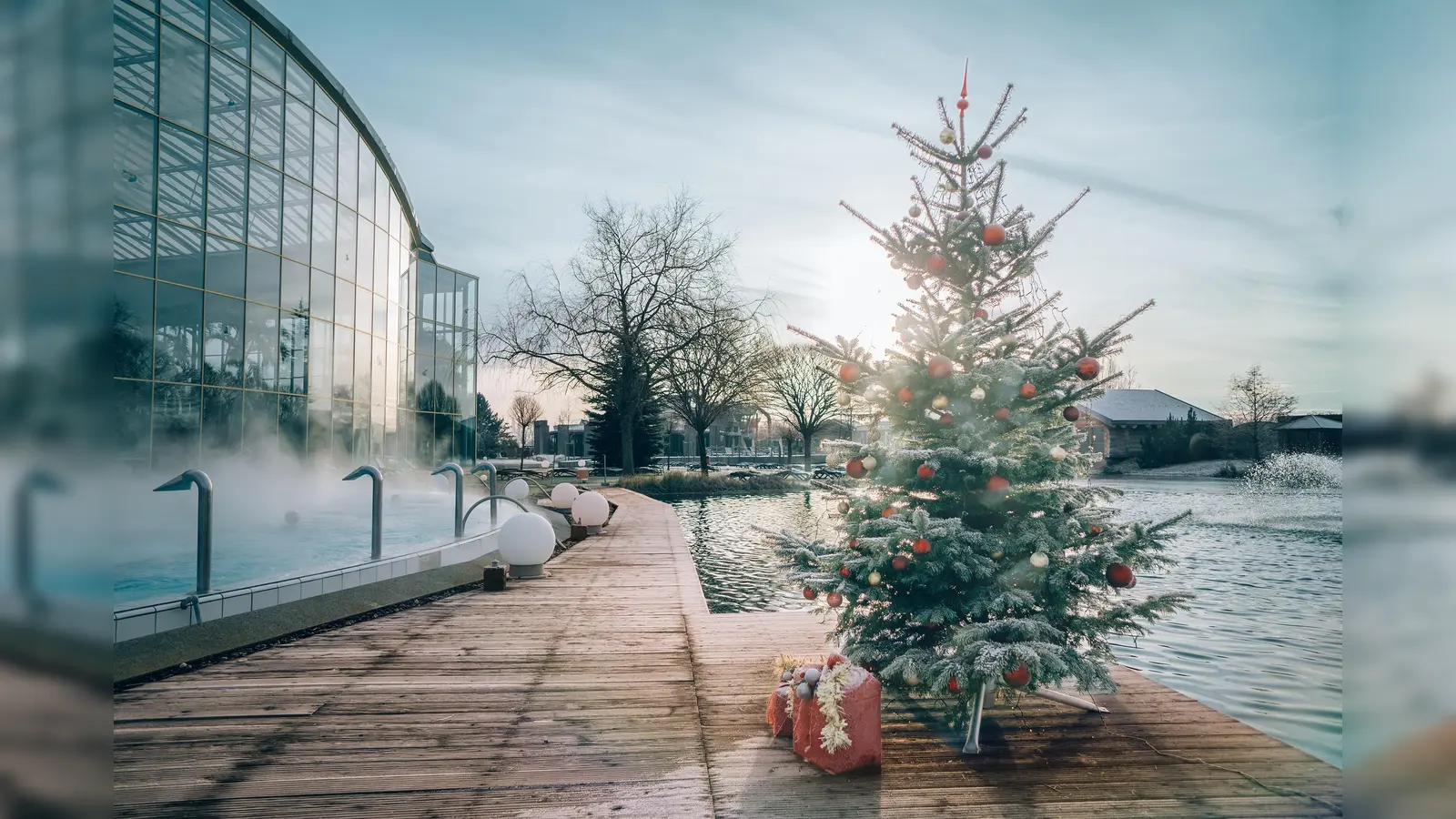 Weihnachtsflair in der Therme Erding genießen! (Foto: Therme Erding)