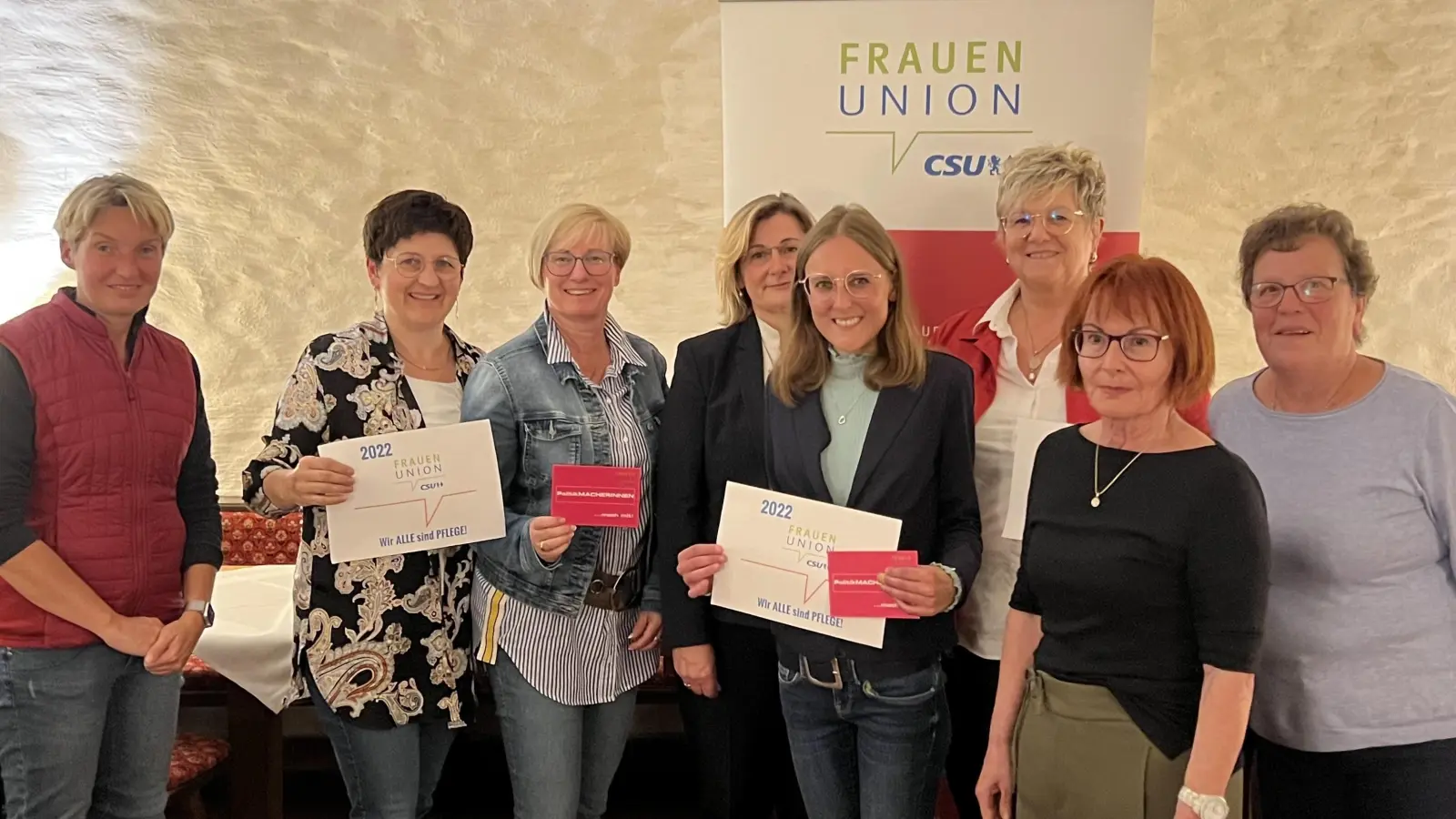 Die Teilnehmerinnen diskutierten das Thema Pflege. (Foto: Frauen-Union)