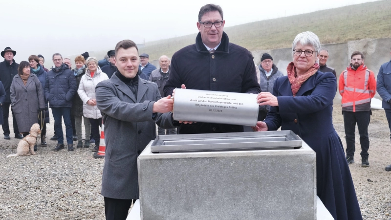 Leiter Abfallwirtschaft Andreas Neumaier, Landrat Martin Bayerstorfer und Claudia Peschel.(v.l.) (Foto: LRA Erding)