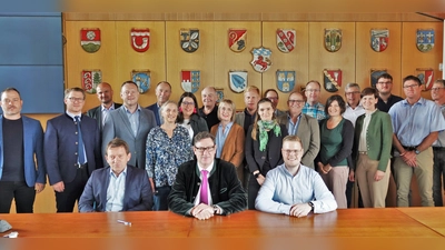 Alle Beteiligen freuen sich über einen gelungenen Projektabschluss- (Foto: LRA Erding)