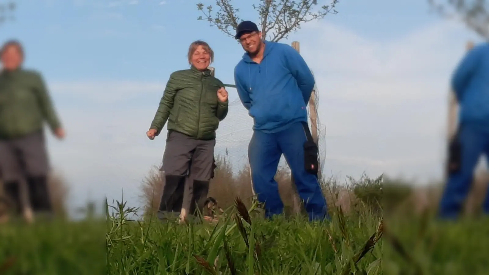 Joachim Wimmer und Eva Maria Wirt vom BN Forstinning organisierten die Baumpflegearbeiten. (Foto: BN)