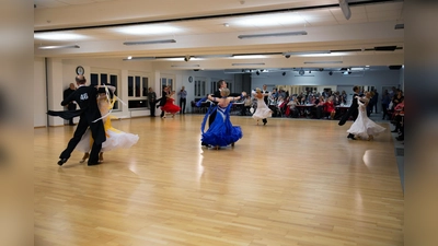 Standard und Latein der Spitzenklasse gibt es am 26. Januar beim Turnierauftakt für den Bayernpokal und für den EbersBergKristall-Pokal im Tanzsportzentrum in Ebersberg zu sehen. (Foto: Erich Beschorner)