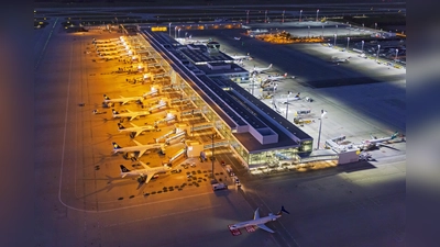 Durch Umrüstung der Vorfeldbeleuchtung auf energiesparende LED-Technik wurde schon seit längerem viel Energie eingespart. Das soll nun noch erheblich ausgeweitet werden. (Foto: ar/FMG)