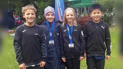 Die jüngsten Madaillengewinner in Waldkraiburg: Vitus Werler, Lena Ostermaier, Luna Oettrich und Alexander Shen (v. li.). (Foto: Karin Seyfert)