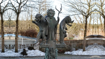 Lange Tradition: Der erste Perchtenlauf in Kirchseeon fand bereits in im Winter 1954/55 statt. (Foto: Anne Wild)