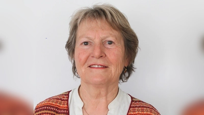 Maria Mayr-Lechner führt seit 30 Jahren routiniert durch viele Veranstaltungen.. Den Auftakt der Volksmusiktage moderiert sie jedoch zum ersten Mal. (Foto: Stadt Erding)