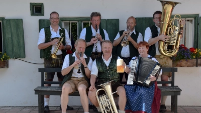 50 Jahre machen die Ampertaler Kirtamusi schon Musik miteinander. (Foto: Thanner)