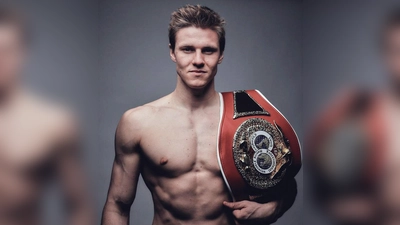 Simon boxt erstmals als Juniorenweltmeister "dahoam" in Erding. (Foto: Torsten Helmke)