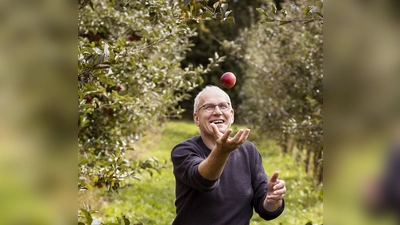 Prof. Dr. Wilfried Schwab forscht über Äpfel für Allergiker. (Foto: Magdalena Jooss)