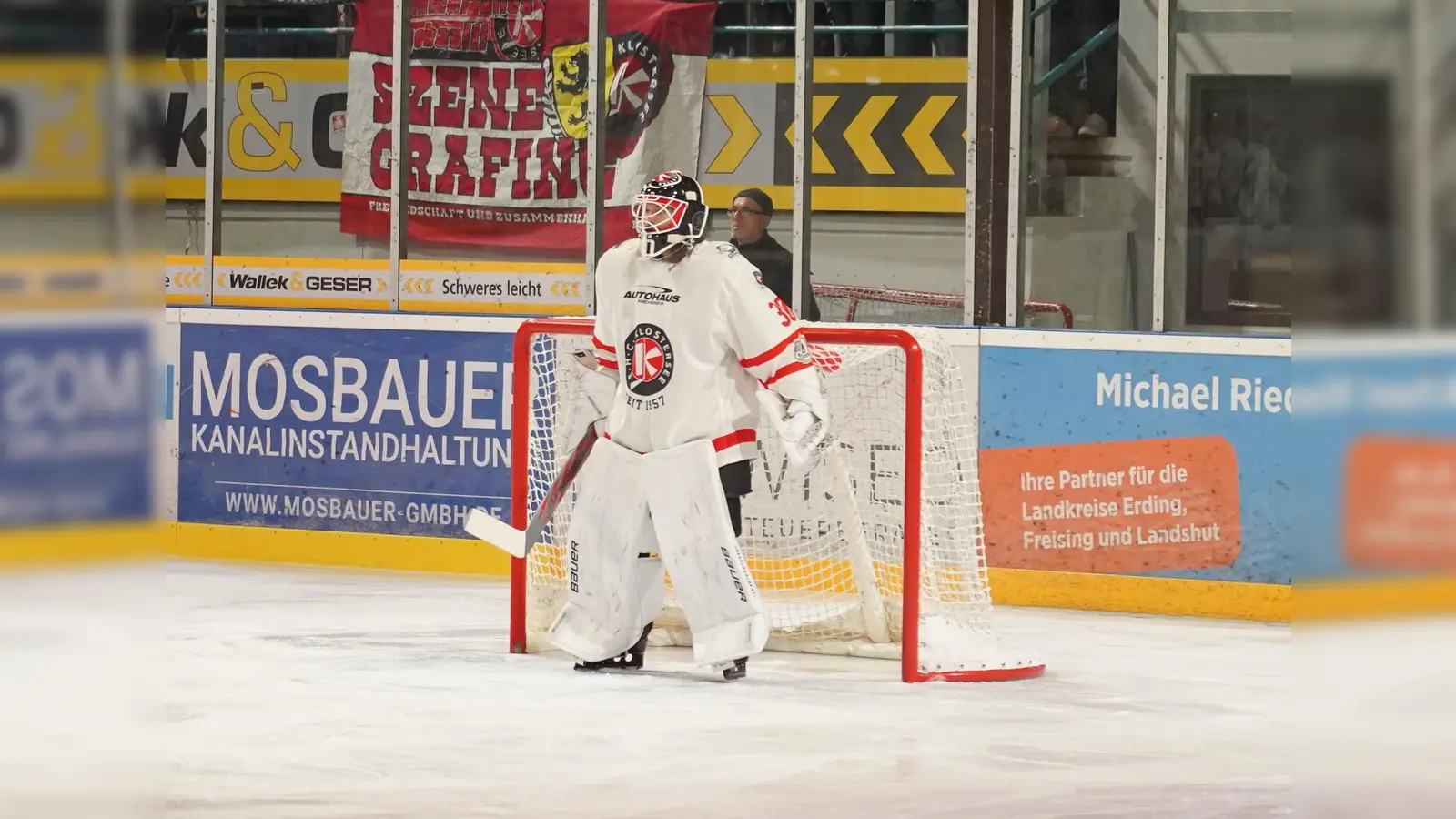 Der Grafinger Torhüter Lukas Steinhauer wird auch in der nächsten Saison den Kasten sauber halten. (Foto: smg)