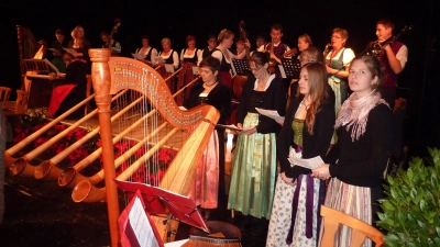 Bayrische Weihnachtslieder und traditionelle Klänge.  (Foto: KMS Erding)