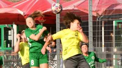 Forstern (grüne Trikots) kam nicht über ein torloses Remis gegen Crailsheim hinaus. (Foto: Eicke Lenz)