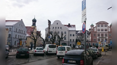Entlastung in Sicht: Für den viel befahrenen Marktplatzbereich ist die Beschränkung der Höchstgeschwindigkeit auf 30km/h und die Umgestaltung zu einem verkehrsberuhigten Geschäftsbereich vorgesehen.  (Foto: std)