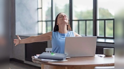 Damit es sich im Homeoffice gut arbeiten lässt, sollte auch die Temperatur stimmen.  (Foto:  djd/Hotmobil/Victor Koldunov - stock.adobe.com)