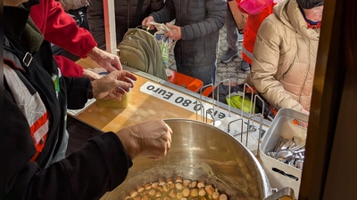 Die Aktion Erbse des Bayerischen Roten Kreuzes in Erding startet auch in diesem Jahr wieder. (Foto: Archiv / BRK)