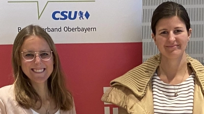 Nina Hieronymus (li.) und Janine Krzizok sind als Kreisvorsitzende und Beisitzerin im Bezirksvorstand. (Foto: Frauenunion Erding)