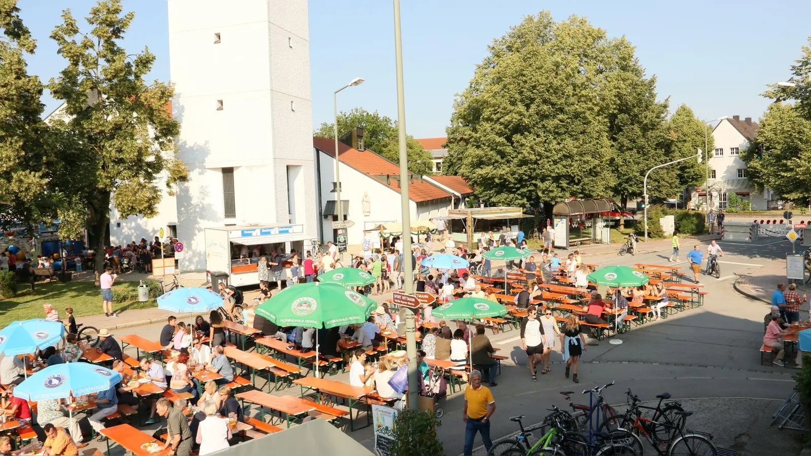 Für die Lerchenfelder immer etwas Besonderes. Das Stadtteilfest. (Foto: M. Ismaier)