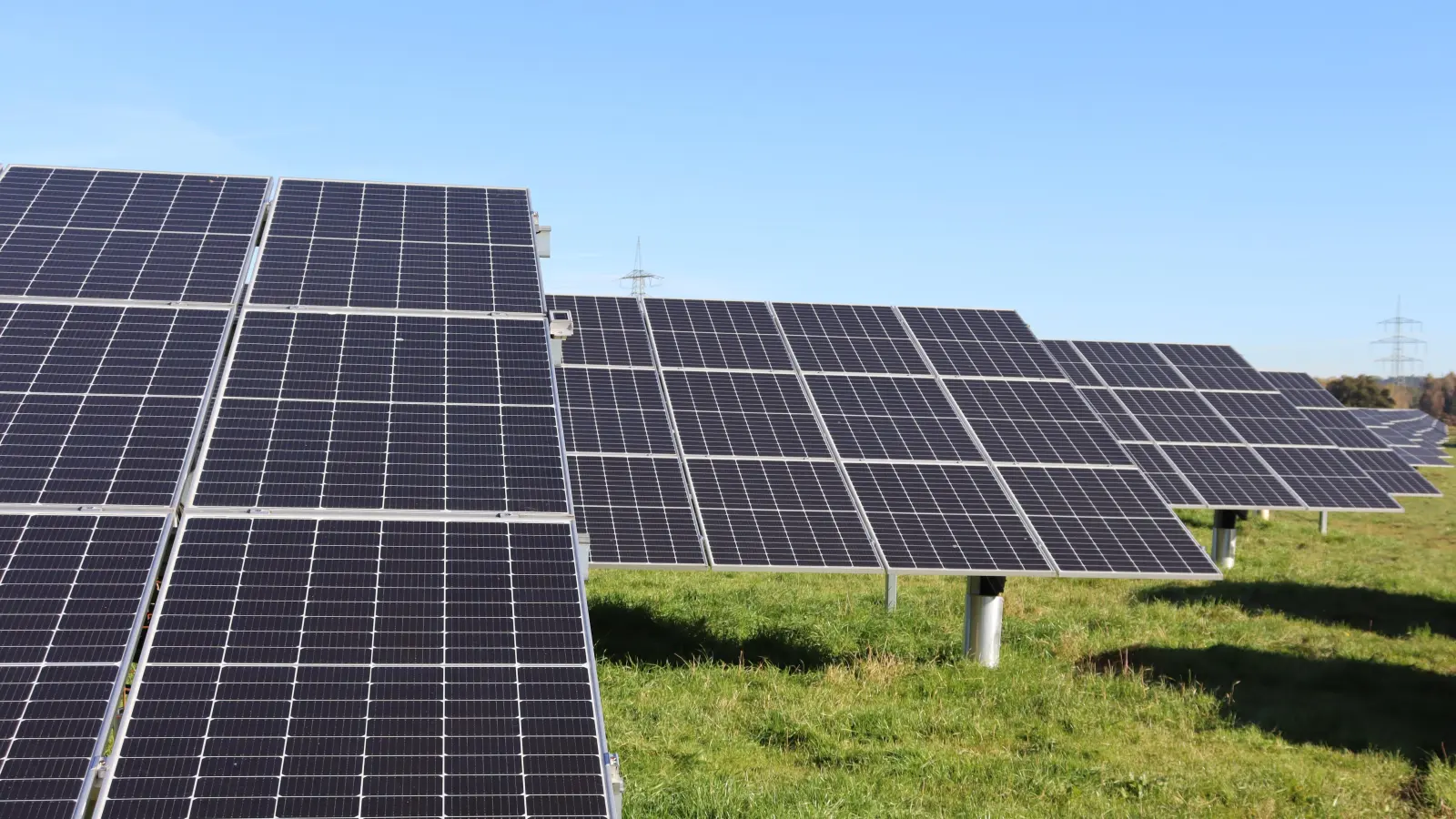 Solarstrom ist die wichtigste erneuerbare Energiequelle in Ebersberg. Deswegen sucht die Stadt nach geeigneten Standorten für Photovoltaik-Anlagen. (Foto: Stefan Dohl)