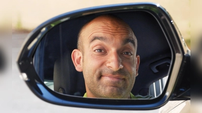 Mit bayerischem Humor reflektiert Django Asül das Jahr 2025. (Foto: Archiv)