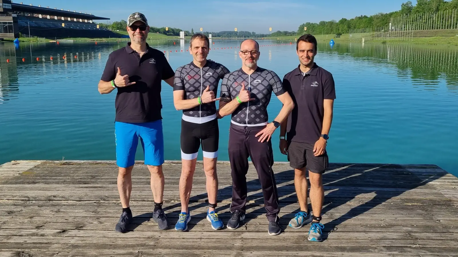 Knallhartes Training liegt hinter Max Königseder, Sebastian Strobl, Arnd Zabka, Stefan Lechner (v.l.), die für den Trisport Erding beim Ironman Frankfurt starten werden.  (Foto: Trisport Erding)