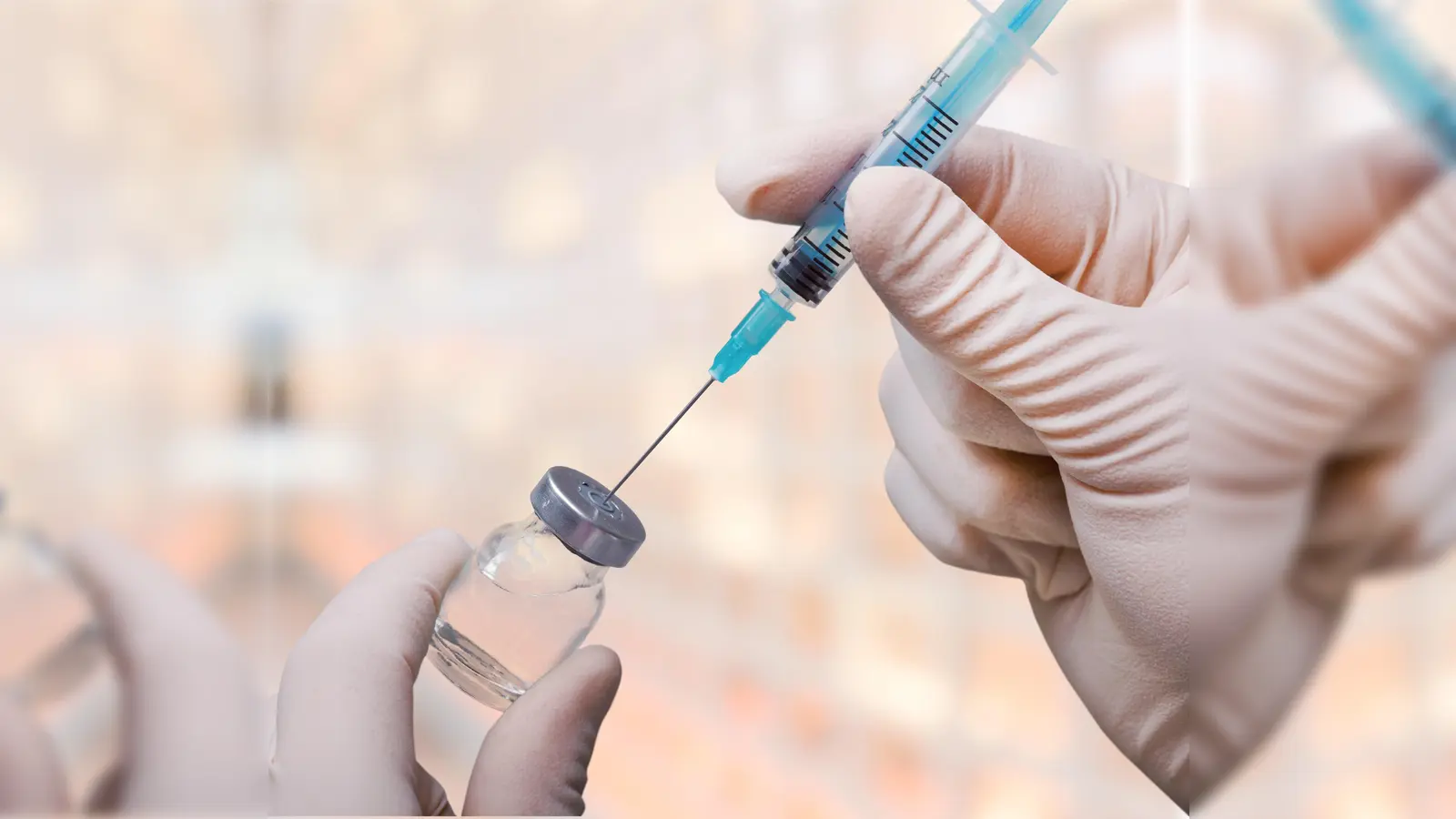 Knapp 700 Landkreisbürger haben bereits eine Erstimpfung erhalten. (Foto: ar/123rf)