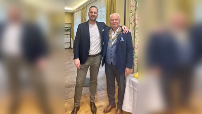 Der scheidende und der neue Präsident der Rotarier: Petros Giovis und Wolfgang Gieron (re.) (Foto: Rotary)