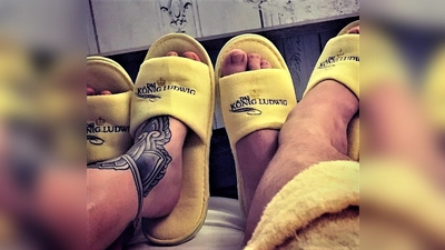 Während man im Urlaub entspannt, kann man zuhause einfach Energie und damit Geld sparen. (Foto: dek)