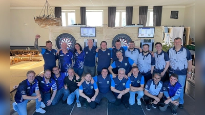 Das letzte Bild der Saison: SDC Erding, TSV 1860 München und DC Phantoms. (Foto: Steel Dart Club)